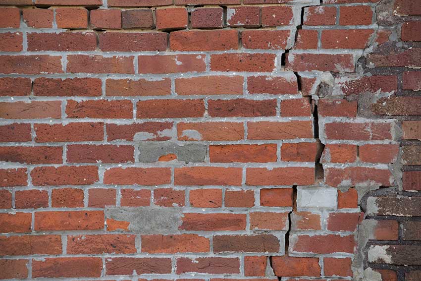 Founation Cracks in Brick